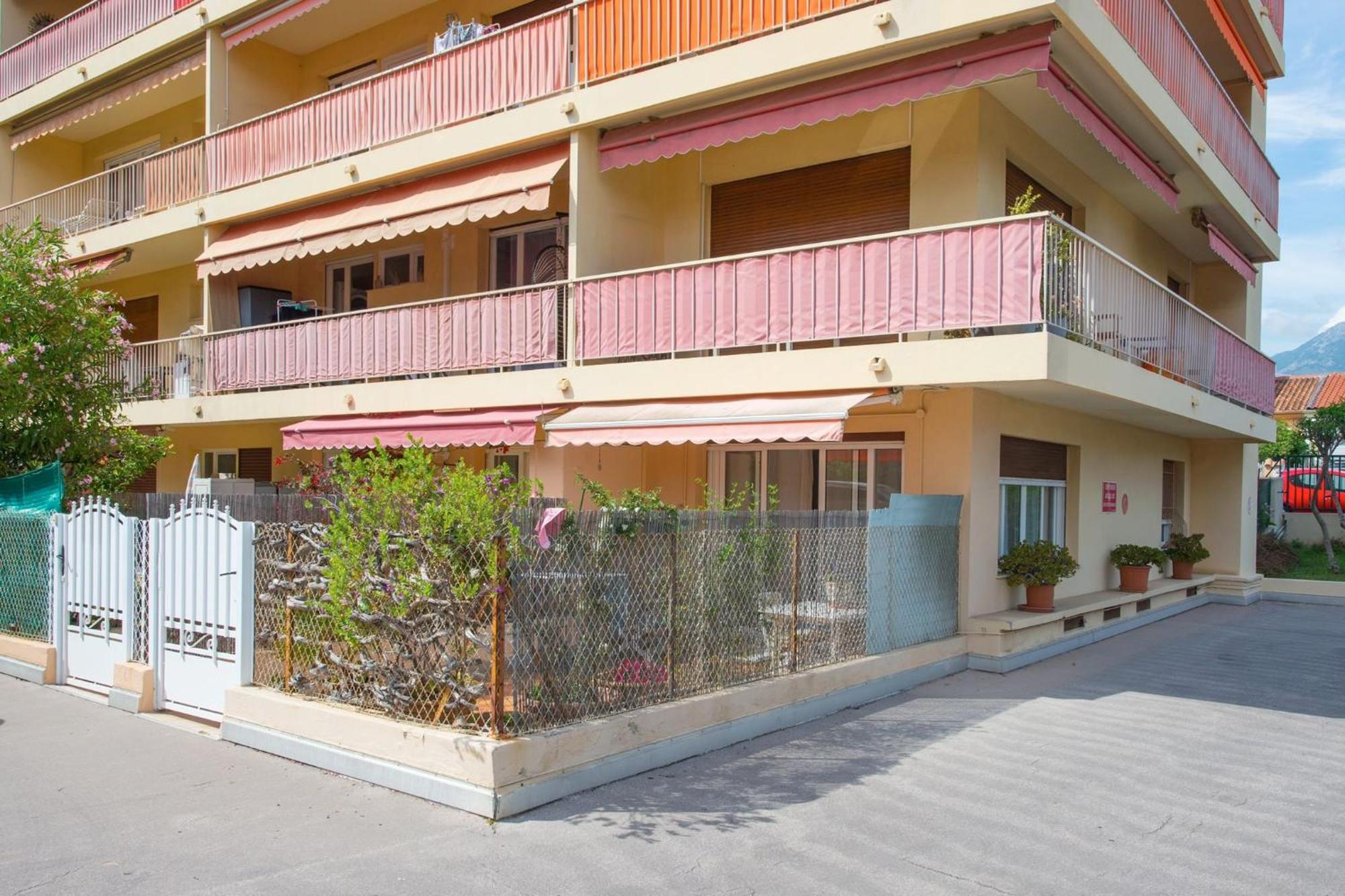 Appartement Carnoles Pres Des Plages Рокбрюн-Кап-Мартин Екстериор снимка